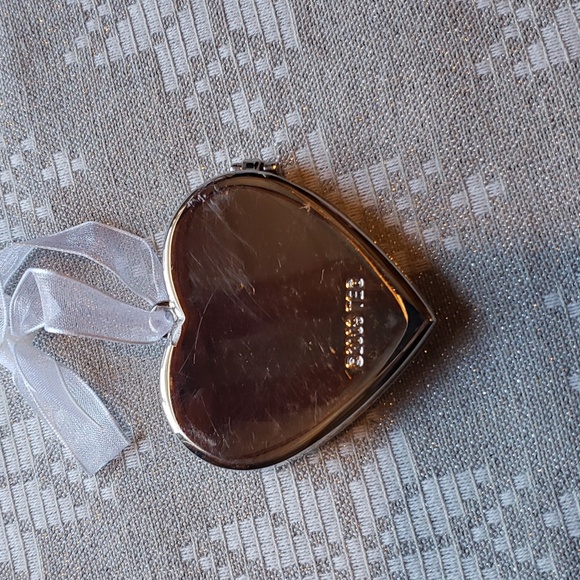 2009 Heart Photo Frame Ornament - Free with Purchase - Picture 2 of 5